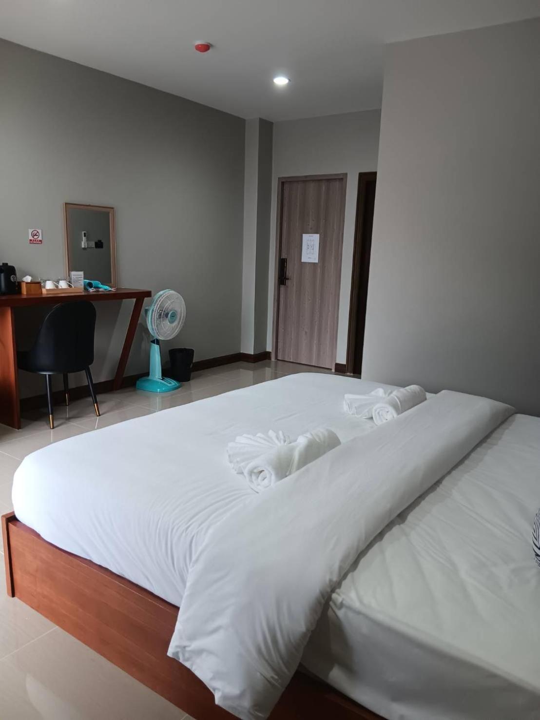 The Brown Boutique Patong Otel Dış mekan fotoğraf